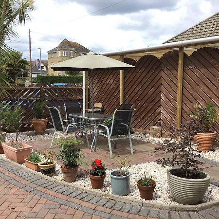 Coast 77 B&B Poole Exterior photo